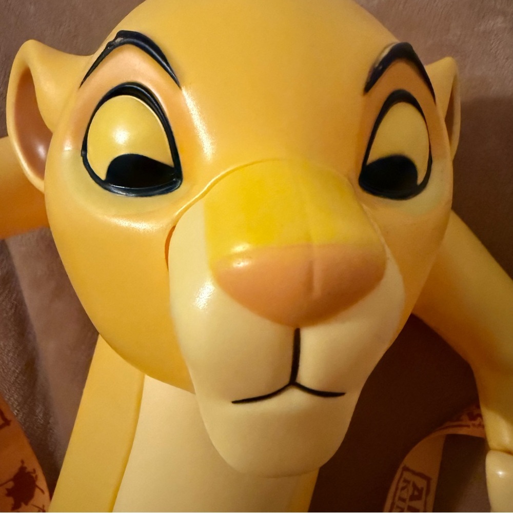 Disney Simba Popcorn Bucket - Picture 2 of 3